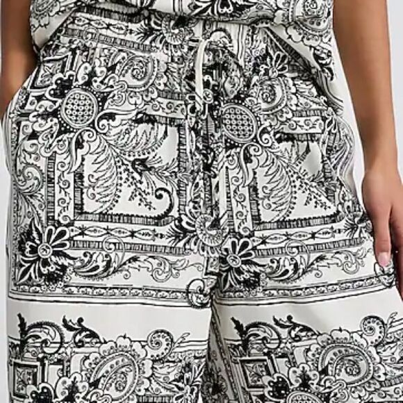 NWT EXPRESS High waisted design wide leg pants Size Small - Picture 3 of 10